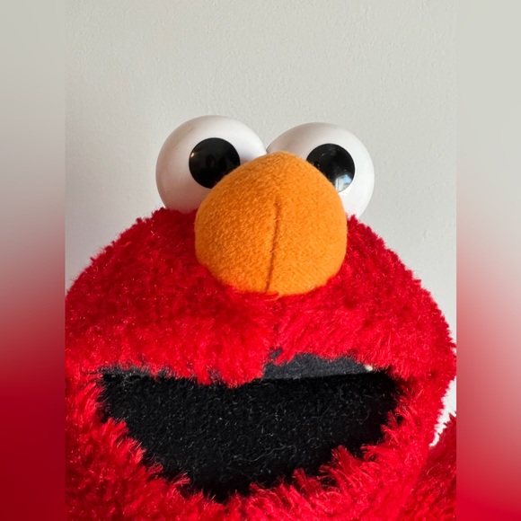 Hokey Pokey Dancing Elmo - Picture 5 of 5